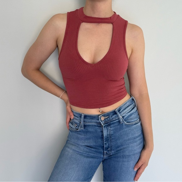 Bozzolo Ribbed Cut-Out Crop Top - Picture 1 of 4